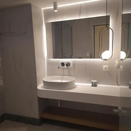 White Swan Отель