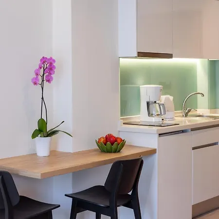 White Swan * Ретимно