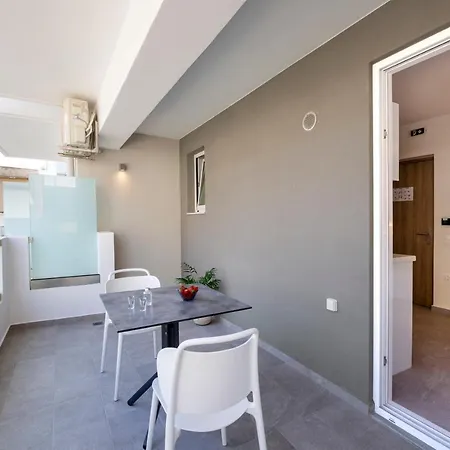 White Swan Rethymnon